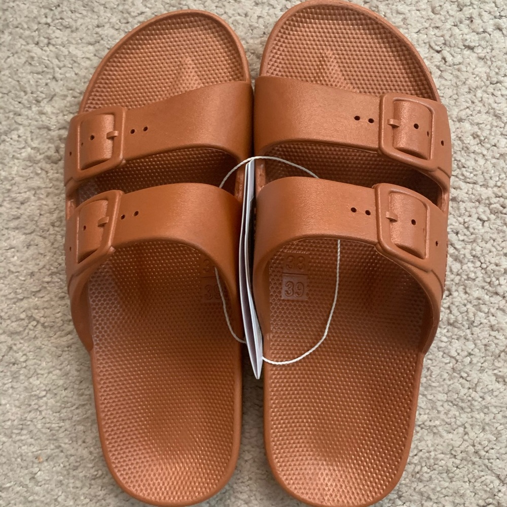 Toffee Freedom Moses Slides size 8/9
